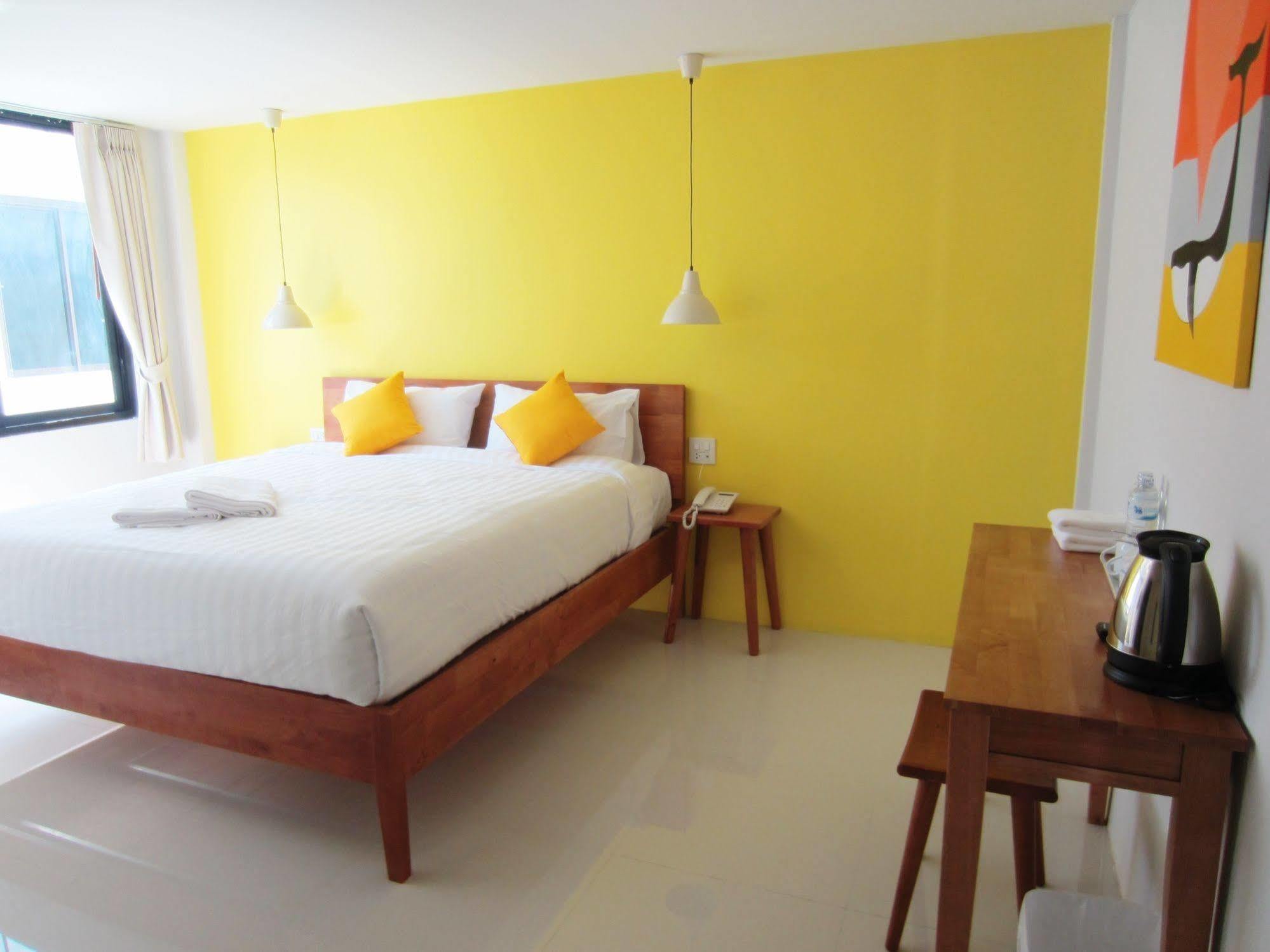 Tiya House Rooms & Cafe Krabi Exterior photo